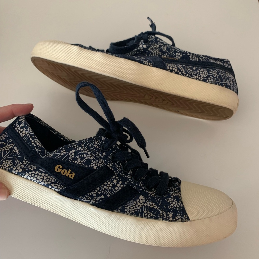 Gola Women's Navy and Cream Patterned Sneakers